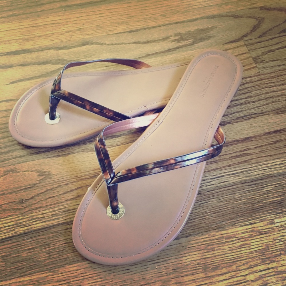 Banana Republic flip flops